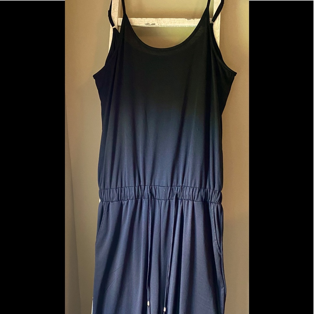 JUMPSUIT WITH POCKETS AND FUNCTIONAL TIE WAIST